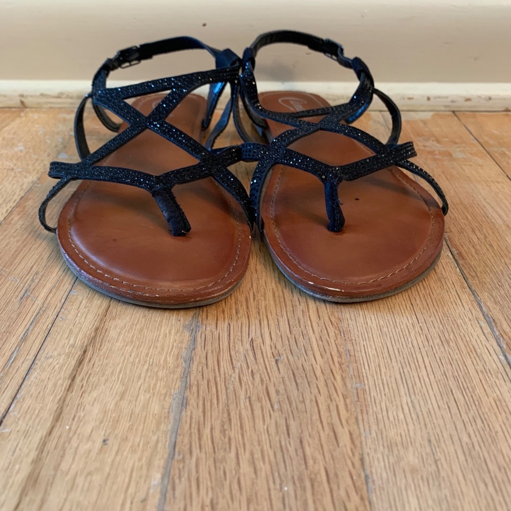 Juniors 7.5 Black Sandals